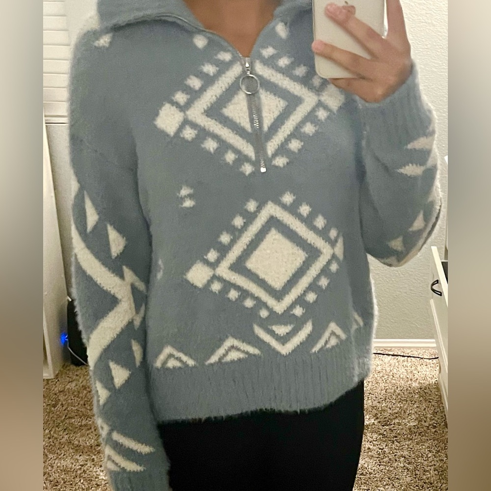 Jessica Simpson Sweater